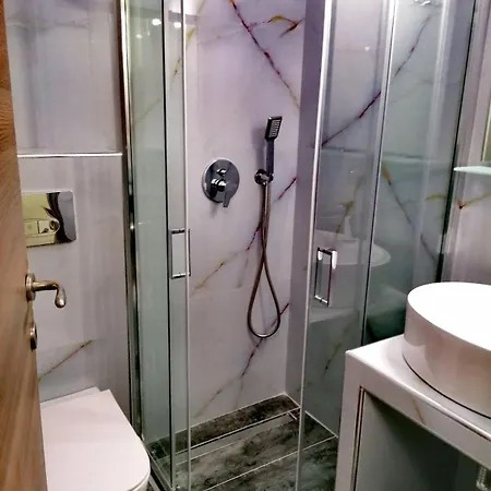 Appartement Adam Polychrono